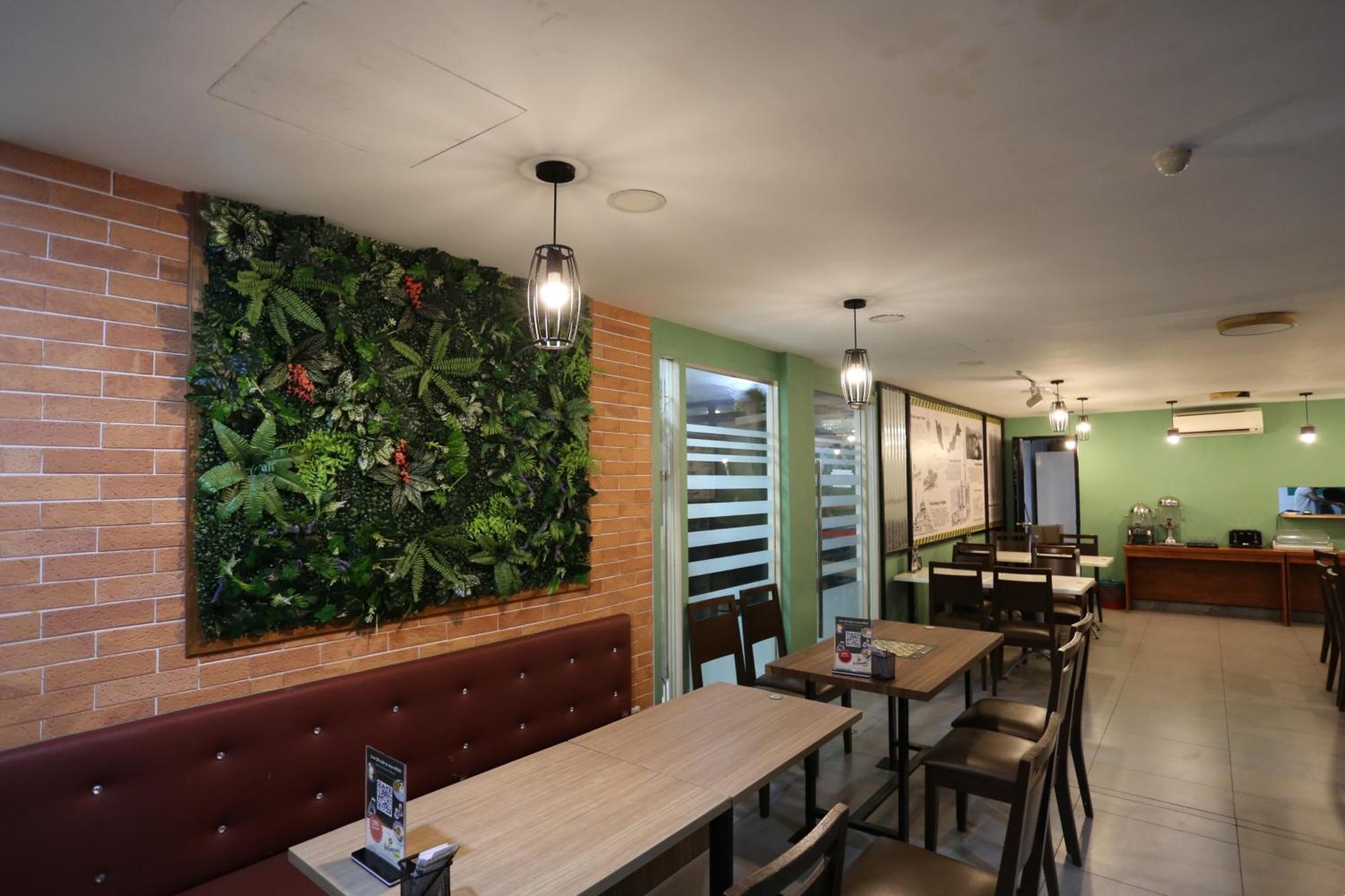 Eco Hotel At Bbcc クアラルンプール エクステリア 写真